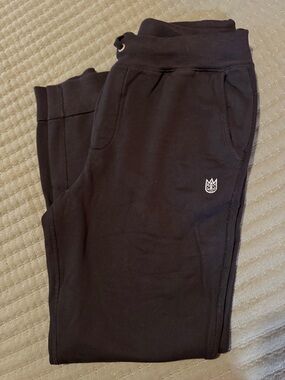 Cult of Individuality Black sweat/Jogger with Crown Patch camo individuality